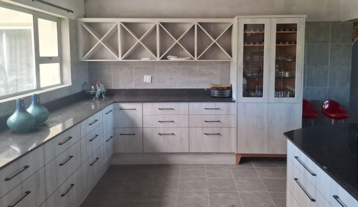 4 Bedroom Property for Sale in Baardskeerdersbos Western Cape